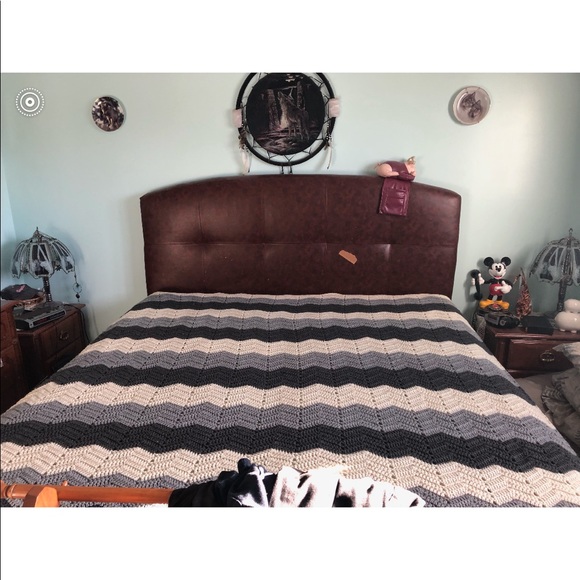 Grey Chevron Crocheted King Size Blanket Hand Made - Picture 3 of 3